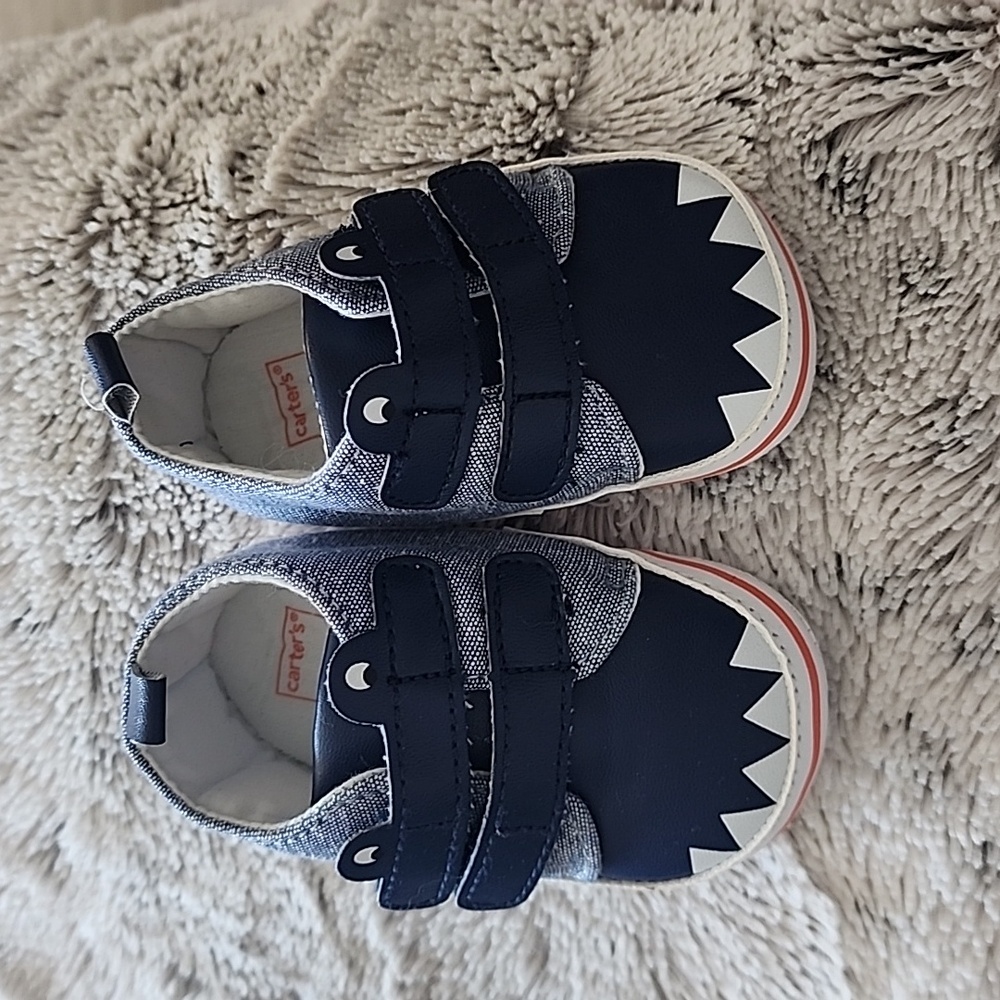 5/20$ 🦈 Carter's Navy Blue Monster Kids Shoes